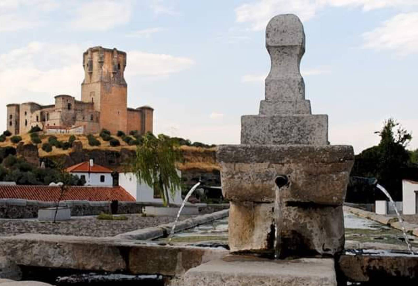 Castillo de Sotomayor y Zuñiga y el Pilar